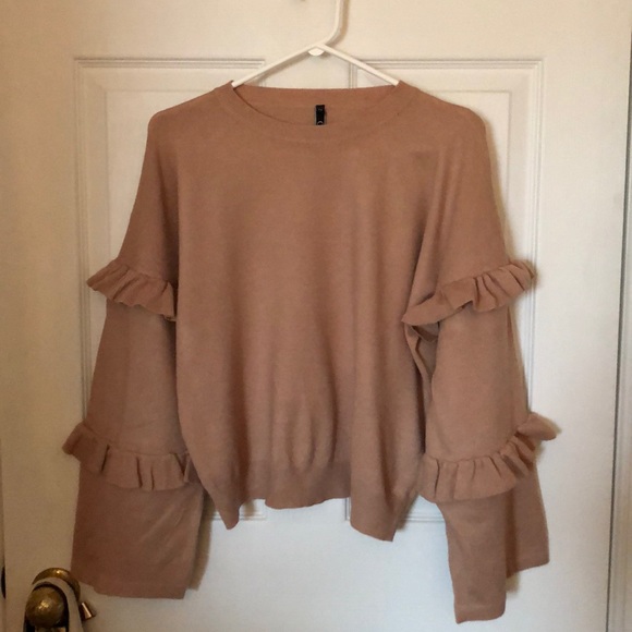 Crew neck ruffle sweater! - Picture 1 of 3